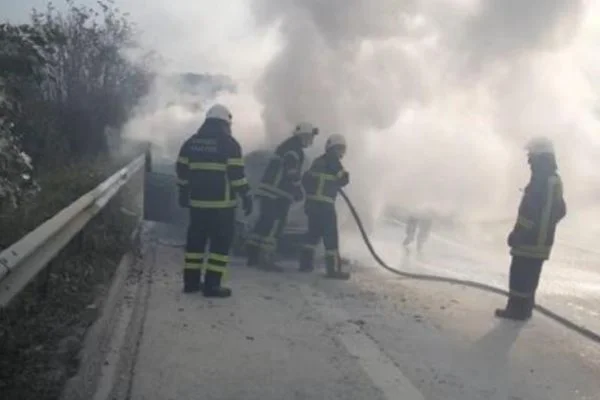 Bir anda motoru tutuşan araç küle döndü!