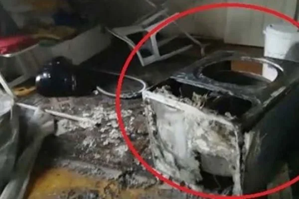 Bomba gibi patladı