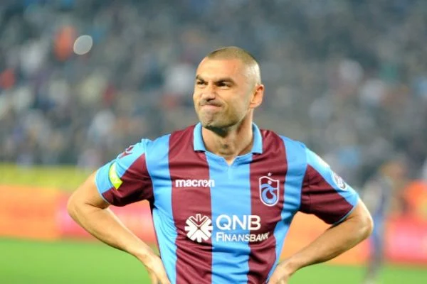 Burak Yılmaz kadro dışı mı kalıyor?