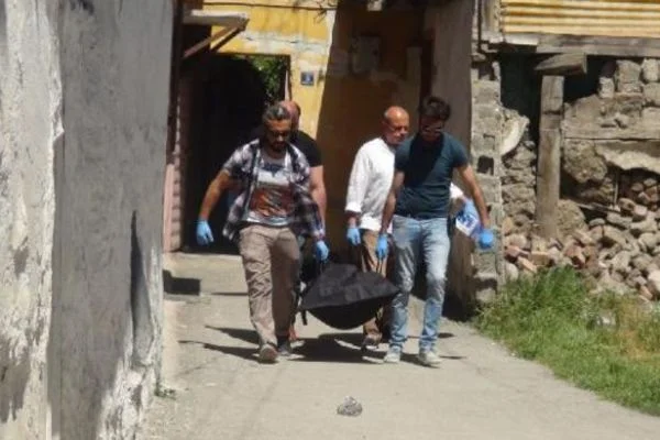 'Burnuma kan kokusu geliyor'