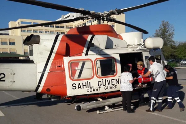 Dağda ayağı kırılan Ukraynalı kadın helikopterle kurtarıldı