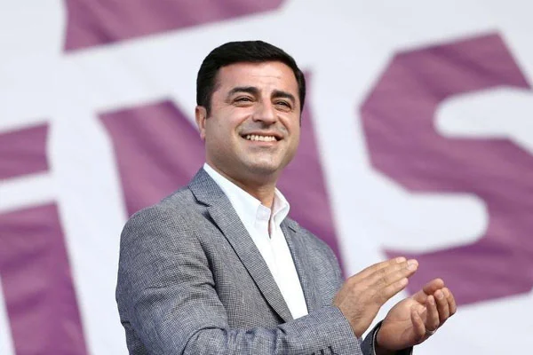 Demirtaş'tan HDP'ye tepki: Çok ayıp ediyorlar