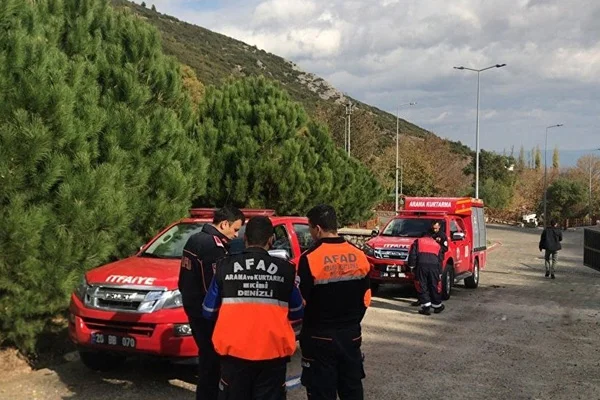 Denizli'de eğitim uçağı düştü