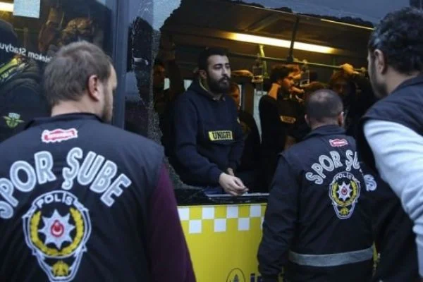 Derbi öncesi 7 F.Bahçeli gözaltına alındı
