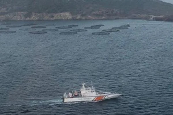 Dikili'de tekne battı: 10 kişi kayıp