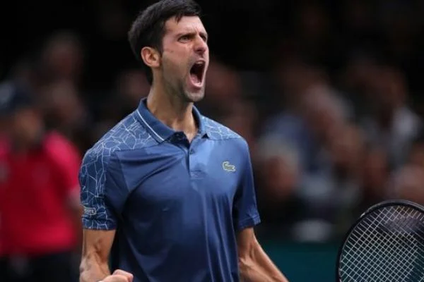 Djokovic, Federer'i yenerek finale çıktı