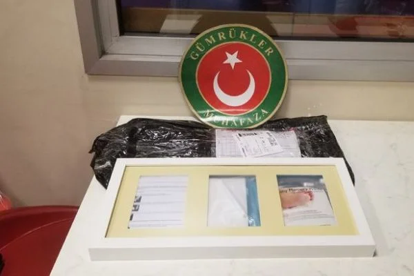 Düğün CD'si, bebek seti içinde uyuşturucu