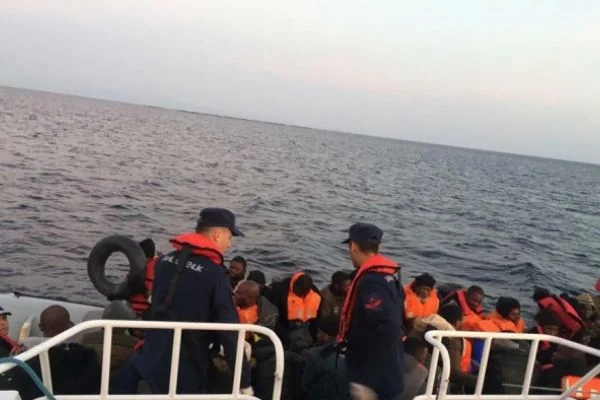 Ege denizinde göçmen kurtarma operasyonu