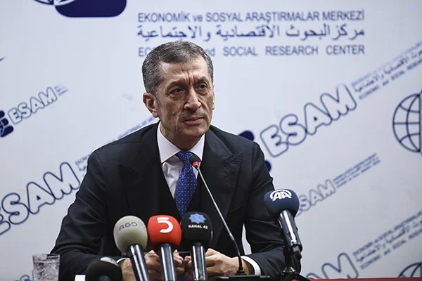 'Eğitim anlayışımız bütün dünyaya yönelik olmalı'