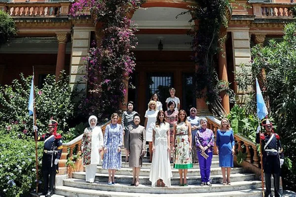 Emine Erdoğan, G-20'de resmi eş programına katıldı