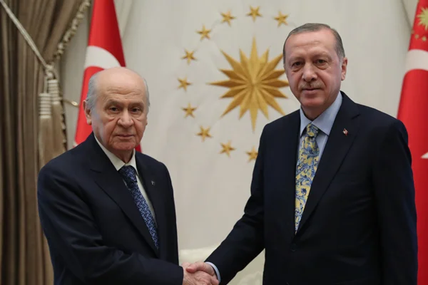 Erdoğan-Bahçeli ittifak için bir araya gelecek