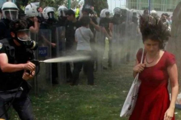 Eski emniyet müdürüne yakalama kararı