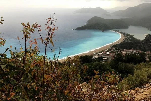 Fethiye'de deniz, rengiyle büyüledi