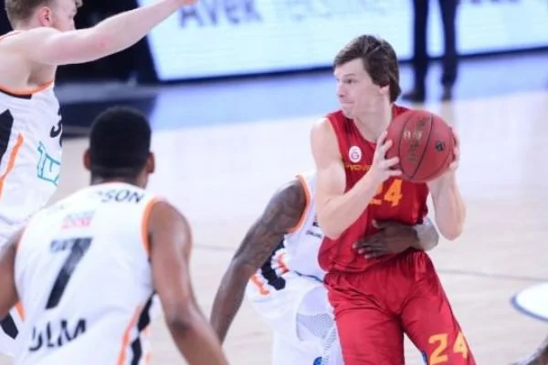 Galatasaray üçüncü kez kazandı