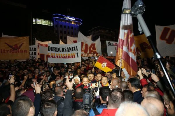 Galatasaraylı taraftarlardan TFF protestosu