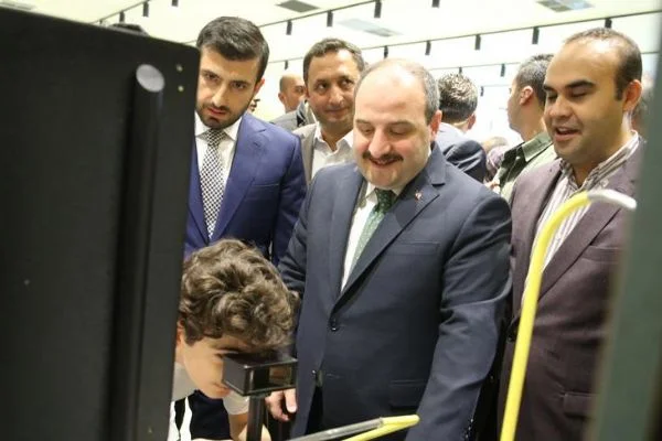 'Gelecek, bilime ayak uydurup onu keşfedenlerin olacak'