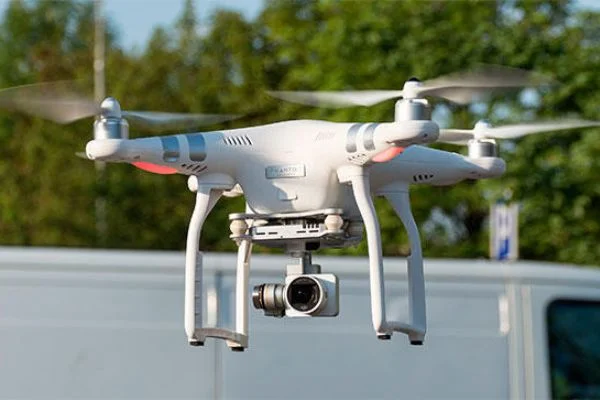 Hayatında ilk kez drone gören kadın kaçırılmaktan korkmuş
