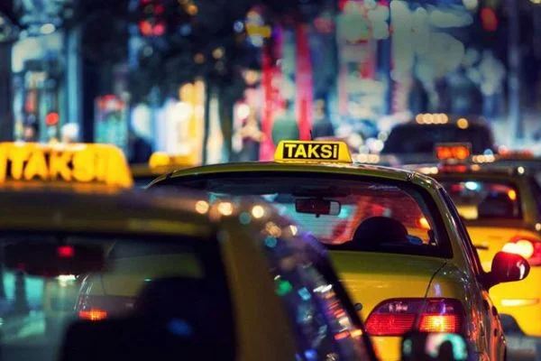 Hem dolandırdı hem taciz etti