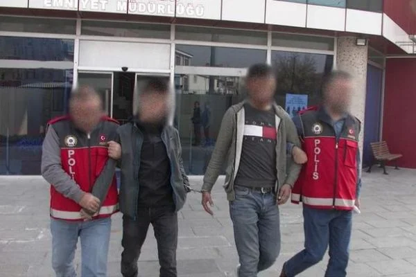 Hırsızı elindeki dövme yakalattı