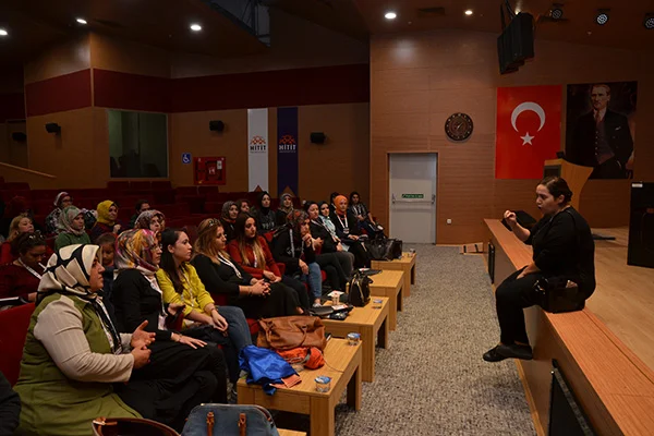 Hitit Üniversitesi 'bilimsel anneler' projesi
