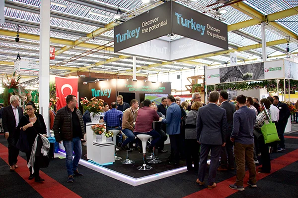 Hollanda'da Çiçekçilik Ticareti Fuarı'nda Türk standına yoğun ilgi
