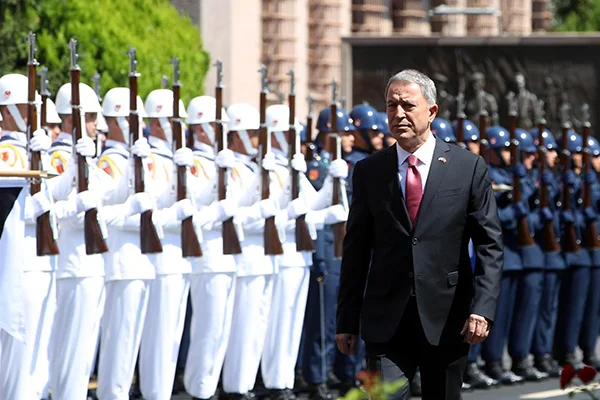 Hulusi Akar'dan ABD Genelkurmay Başkanı'na YPG uyarısı