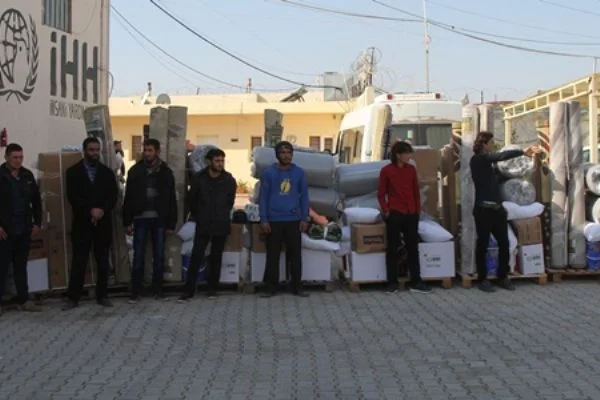 İHH'dan Suriyeli gençlere düğün yardımı