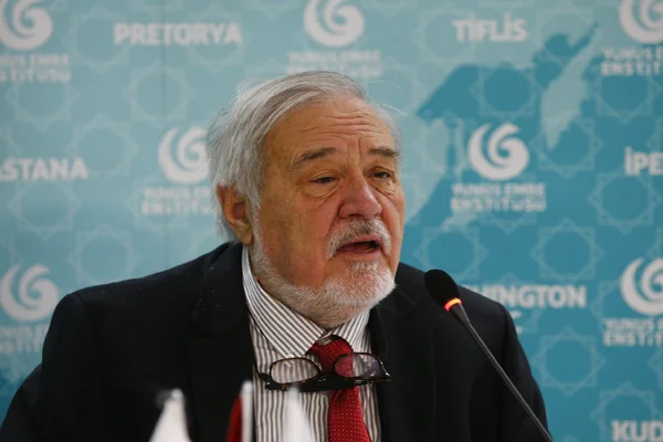 İlber Ortaylı: Türkiye'de nepotizm yani akraba kayırıcılığı, mezhepçilik ve partizanlık var
