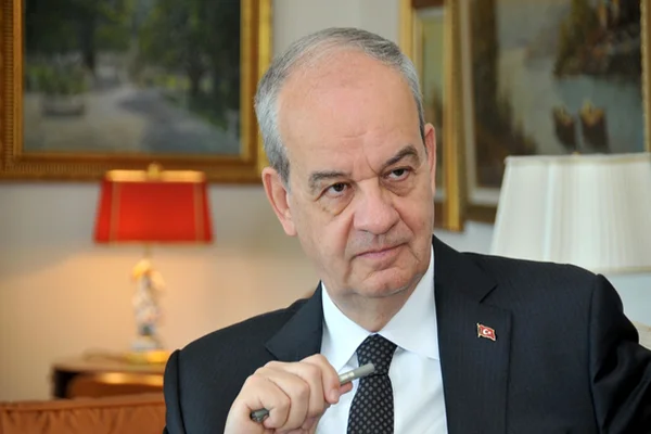 İlker Başbuğ: 'Türk halkı' ırkçı bir kavram