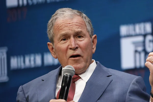 Irak Savaşı'nı başlatan George W. Bush'a özgürlük madalyası verildi