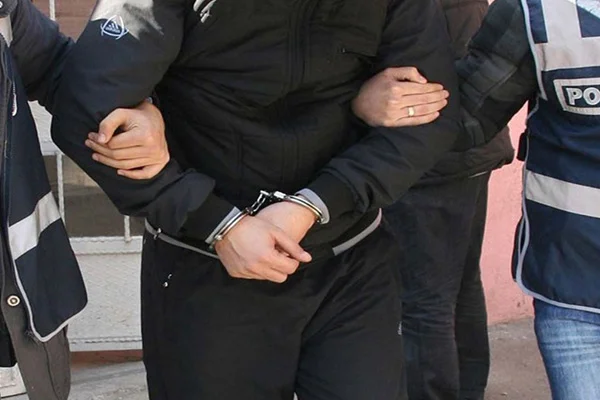 İstanbul'da akademisyenlere operasyon: Çok sayıda gözaltı var