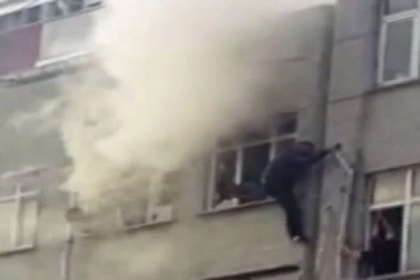İstanbul Sultangazideki yangında can pazarı yaşandı