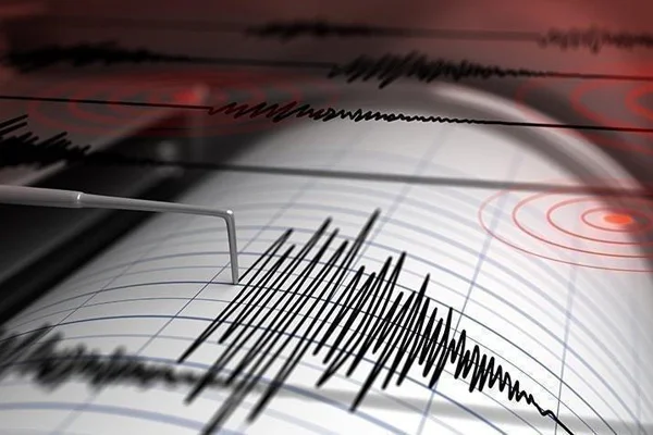 İzmir'de deprem!