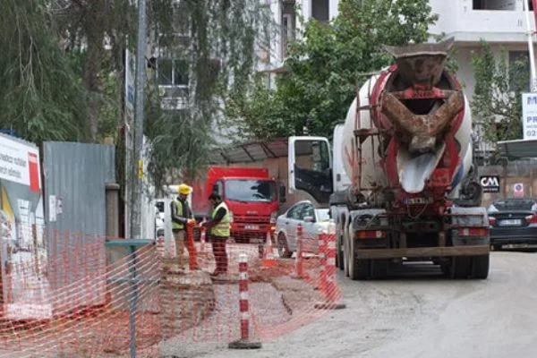 Kadıköy'de facia! Son anda kurtarıldılar