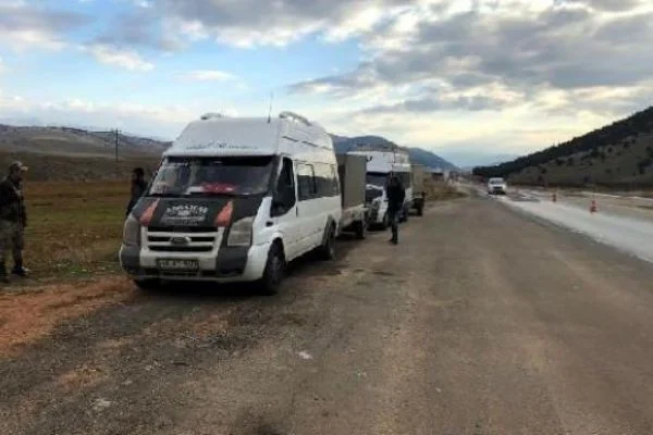 Kahramanmaraş'ta 52 Afgan kaçak yakalandı