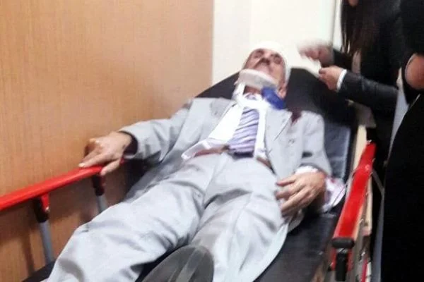 Kızını dövdüğünü iddia ettiği öğretmene dehşeti yaşattı
