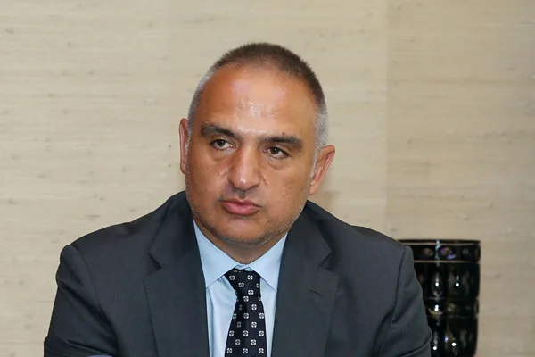 Kültür ve Turizm Bakanı: Turizm öğrencileri 3 dil öğrenecek
