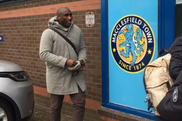 Macclesfield Town'ın yeni teknik direktörü Sol Campbell oldu