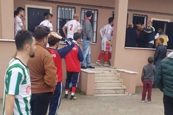 Maçta kalp krizi geçirdi