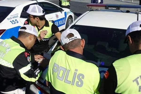 Maket uçaksavarlı cip, trafikten men edildi