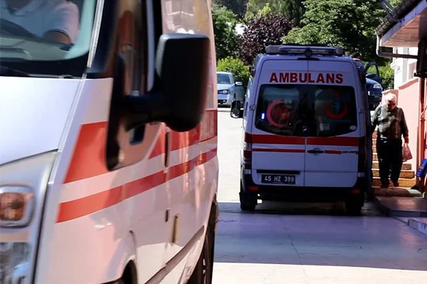 Manisa'da kışlada gıda zehirlenmesi şüphesiyle 21 asker tedavi edildi
