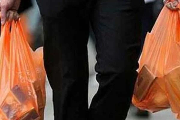 Marketlerde yeni dönem! Poşetler parayla satılacak