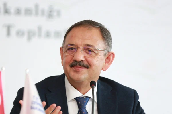 Mehmet Özhaseki: Birinin 'Adayım' demesi kadar garip bir şey yok