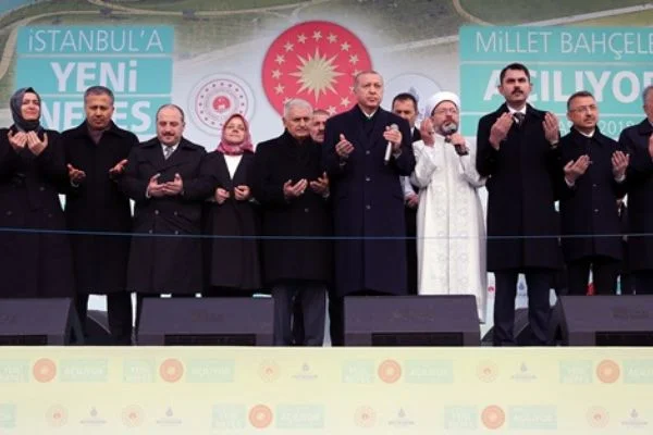 Mevlüt Uysal: 94 öncesi çimlere basmak yasaktı şimdi Millet Bahçelerini açıyoruz