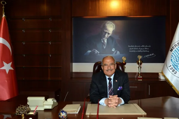 MHP'li Büyükşehir Belediye Başkanı partisinden istifa etti