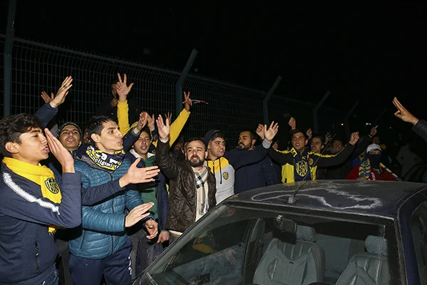 MKE Ankaragücü taraftarlarından, TFF'ye protesto
