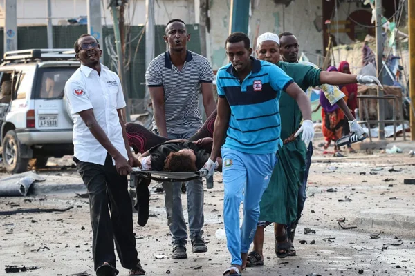 Mogadişu'da saldırının bilançosu ağırlaşıyor