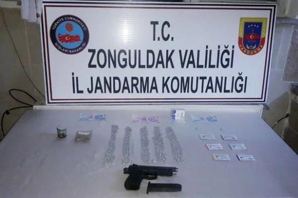 Okul müdürü uyuşturucudan gözaltına alındı