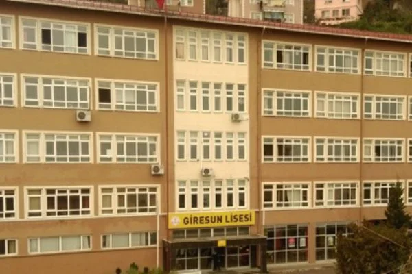 Okulda akıl almaz şaka! Arkadaşının attığı yumrukla hayatını kaybetti