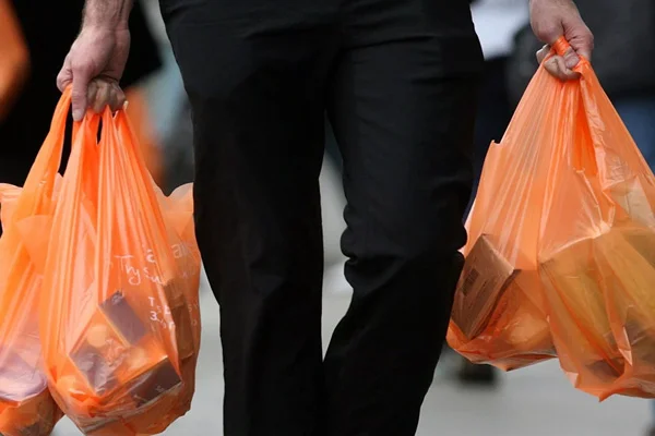 Plastik poşet düzenlemesi Komisyon'dan geçti: Poşetleri parayla satmayana para cezası